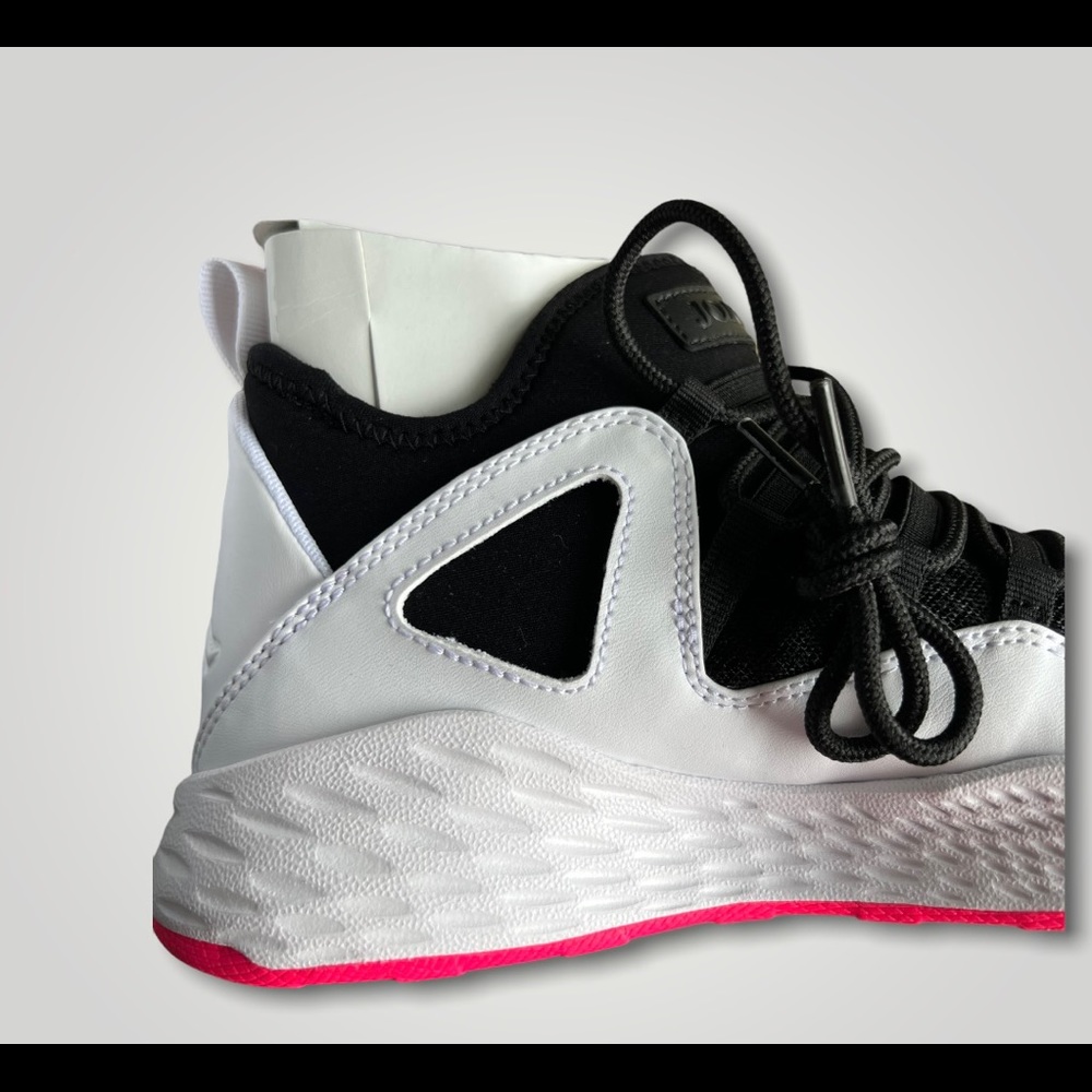 Nike Air Jordan Formula 23 Black White Trainer 881470-009 Size 5.5 Y = 7 Womens - Picture 10 of 12
